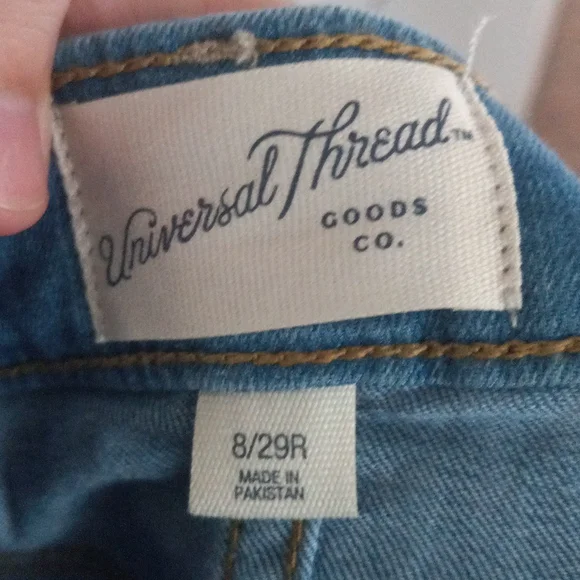 universal thread - Picture 3 of 3